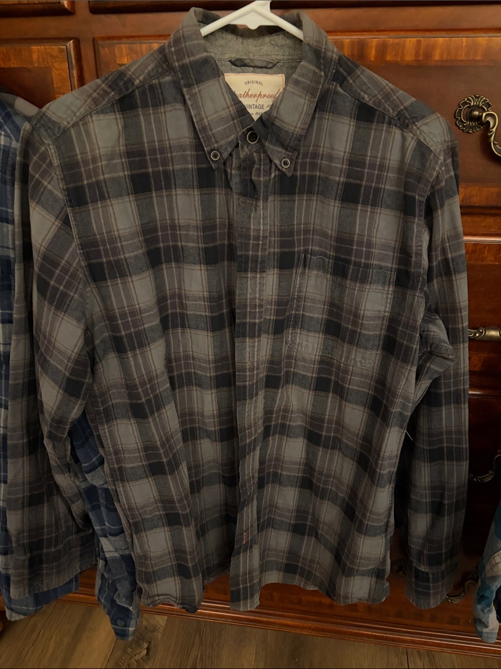 Weatherproof Vintage Men's Gray Plaid Button-Down Shirt